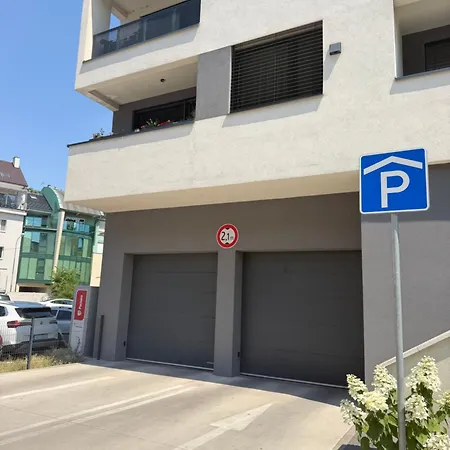 Bazova In Center With Private Garage Parking Lägenhet Bratislava